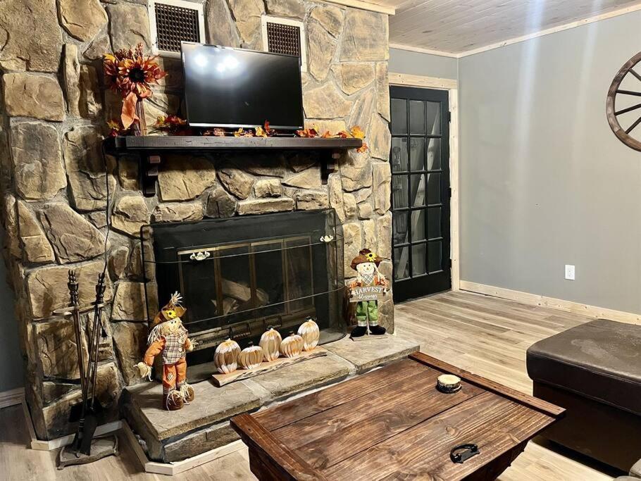 Villa Moonshine Manor-Pets Ok-W/D-Pool Table-Arcade-Hot Tub Gatlinburg Exterior foto